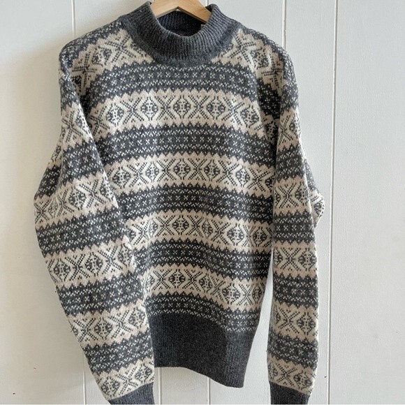 Vintage Liz Claiborne lambs wool sweater - Picture 1 of 9